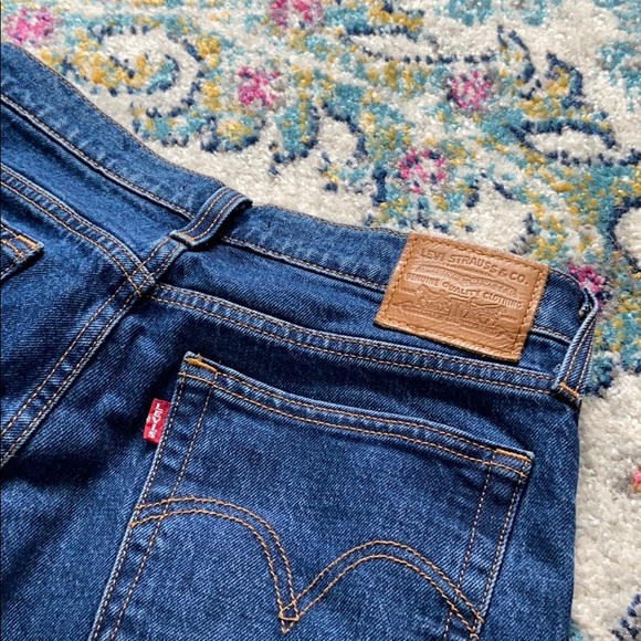 Levi's Wedgie Fit Straight-Leg Jeans - Picture 6 of 7